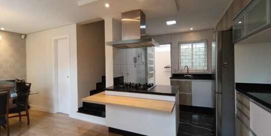 Sobrado 3 Quartos, um suíte, para aluguel R$ 4.500 mês – Fanny, Curitiba PR